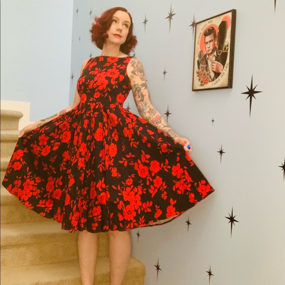 Dolly and Dottie red and black flowered pinup vintage style swing dress - Picture 1 of 7